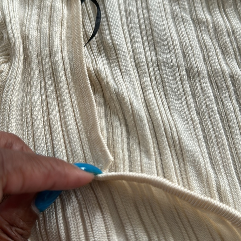 H&M Top - Picture 6 of 6